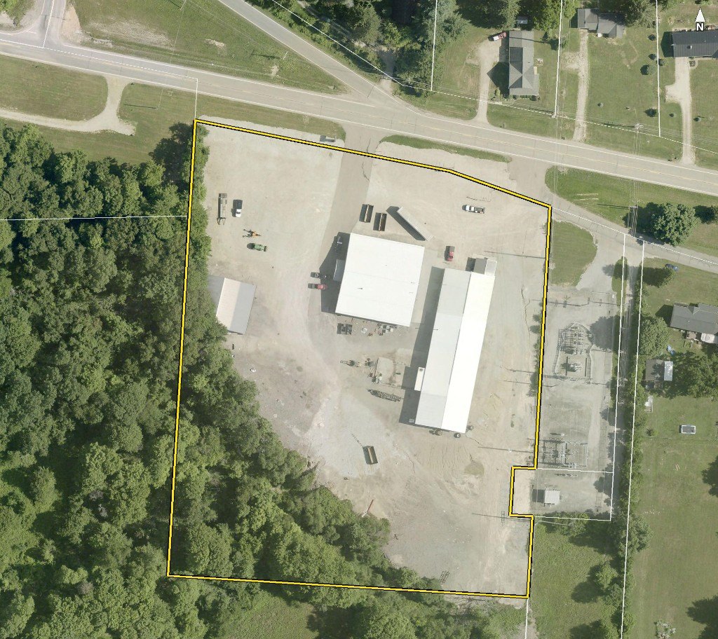 Aerial view of the 5Ds Leasing property at 3934 Johnstown-Utica Rd NE, Utica, Ohio. The yellow line outlines the parcel.